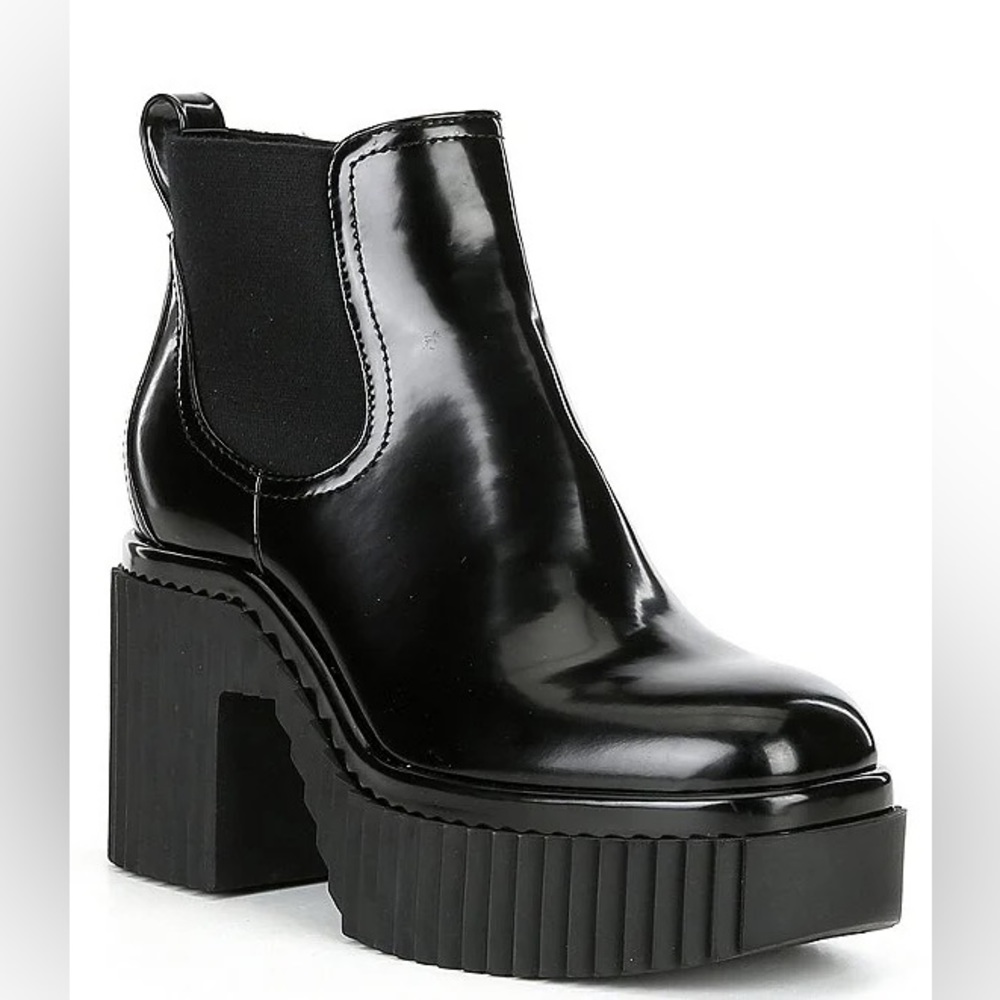 Black Gianni Bini booties in size 6.5